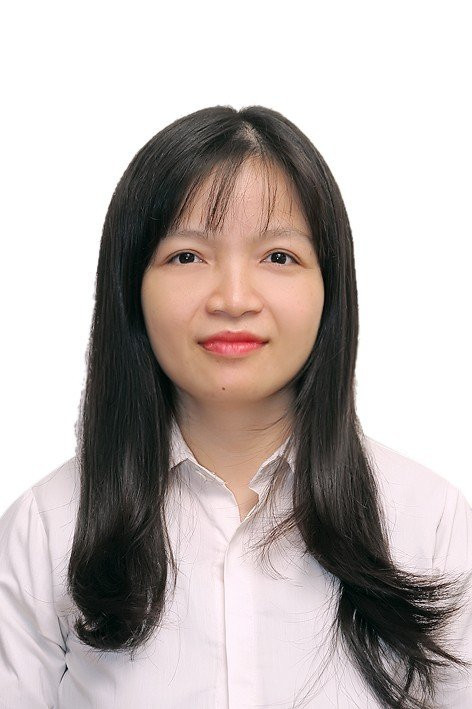 Cử nhân Phạm Thị Hằng